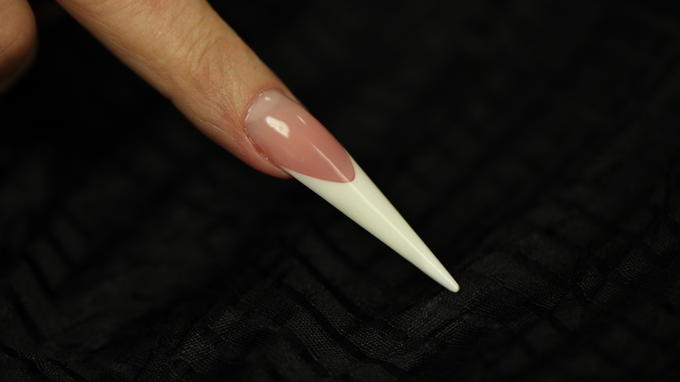 Stiletto körömforma építése zseléből - Hivatalos CN technika