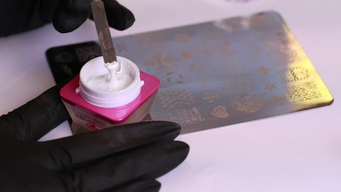 Majnik Mónika Stamping Color Gel Step by Step